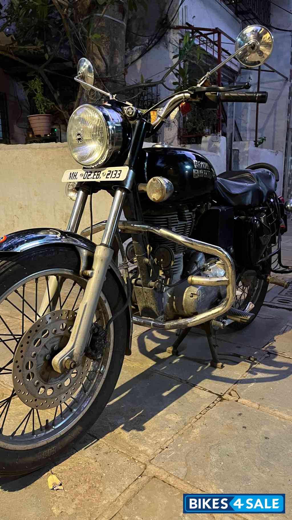 Black Royal Enfield Bullet Electra Twinspark