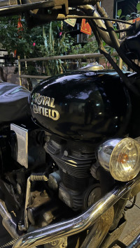 Black Royal Enfield Bullet Electra Twinspark