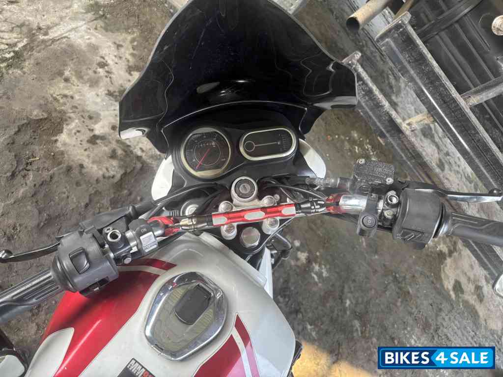 White&cherry Red Bajaj V15