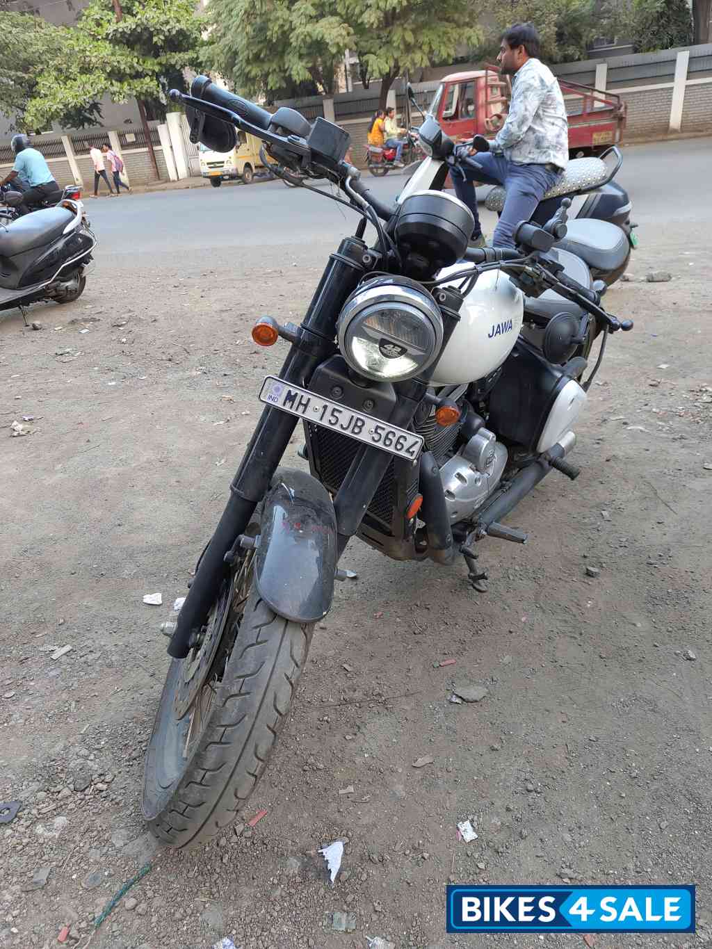 Jawa 42 Bobber Dual Channel ABS