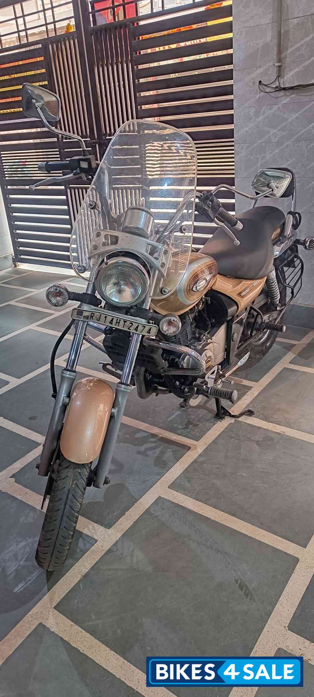 Golden Bajaj Avenger Cruise 220