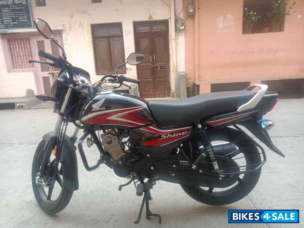Rad Black Honda Shine 100