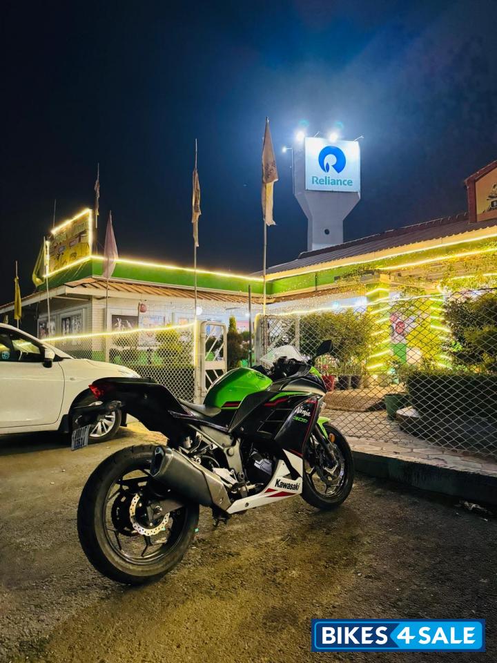 Kawasaki Ninja 300 BS6 2022