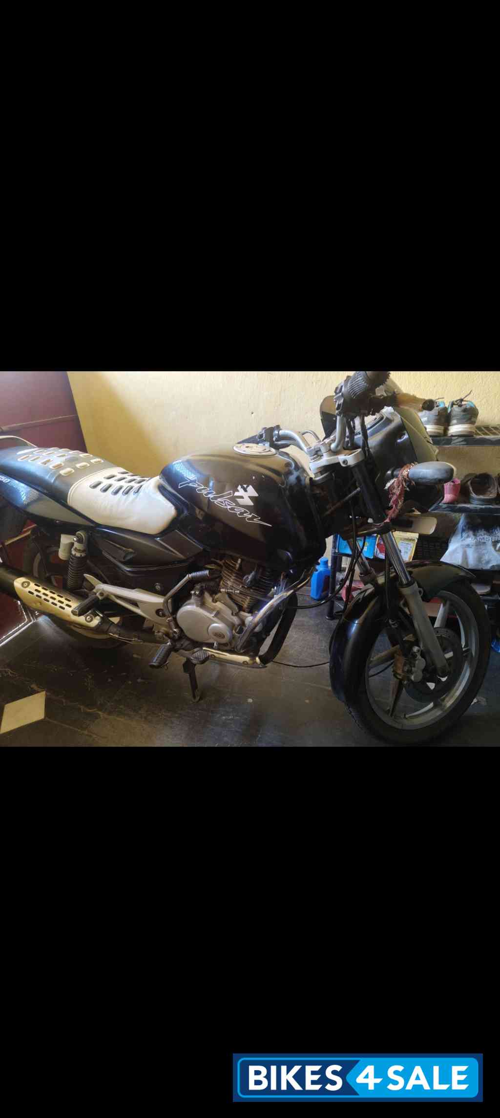 Black Bajaj Pulsar 150 DTSi