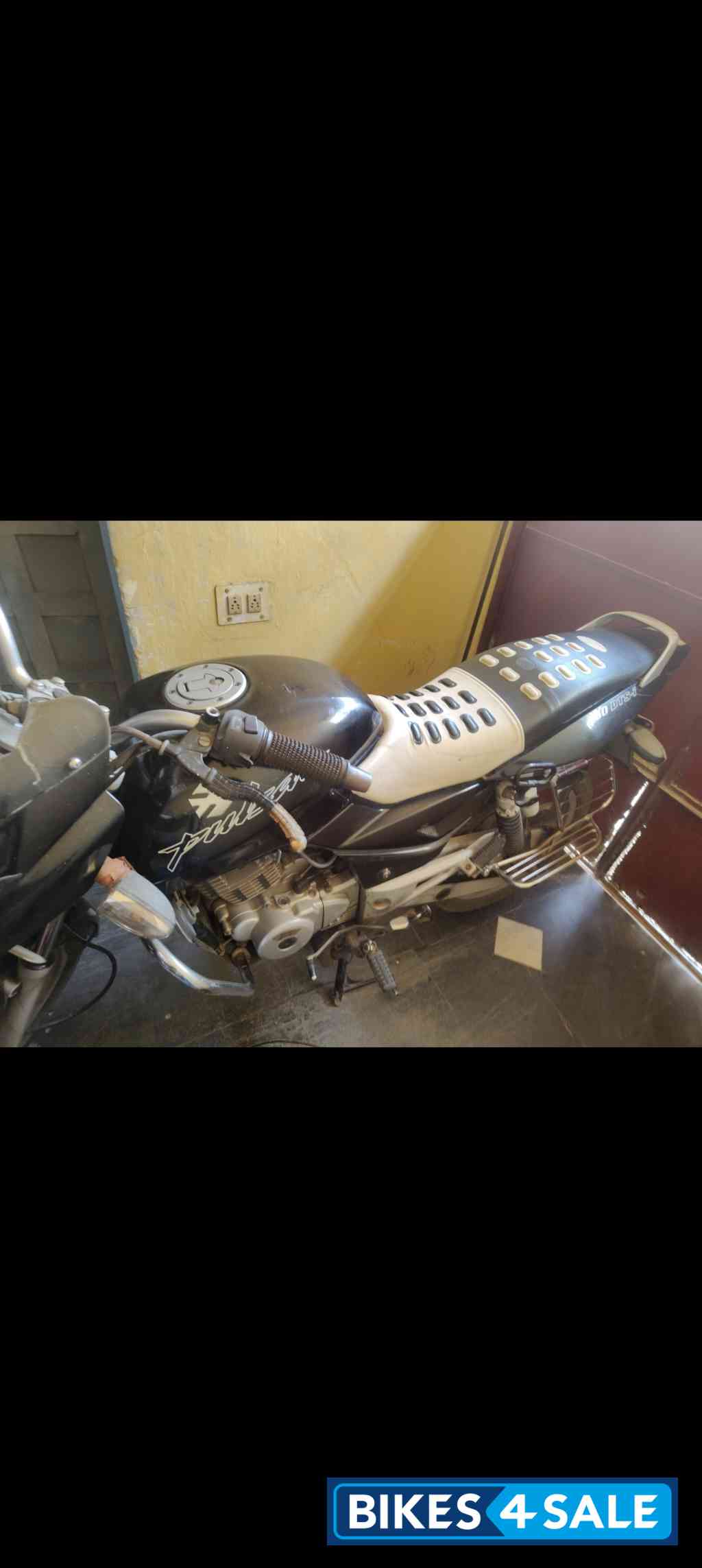 Black Bajaj Pulsar 150 DTSi