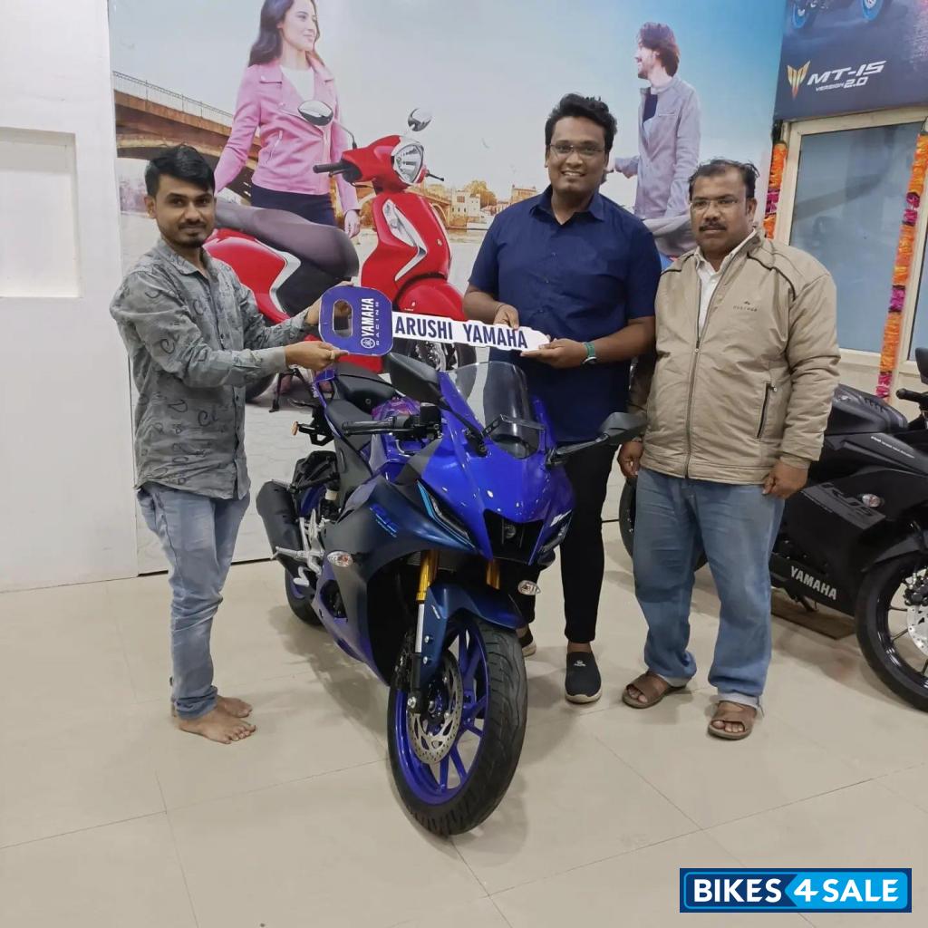 Racing Blue Yamaha R15 V4