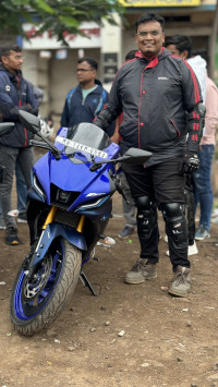 Racing Blue Yamaha R15 V4