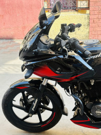 Bajaj Pulsar 220F