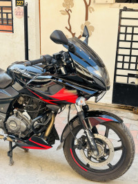 Bajaj Pulsar 220F