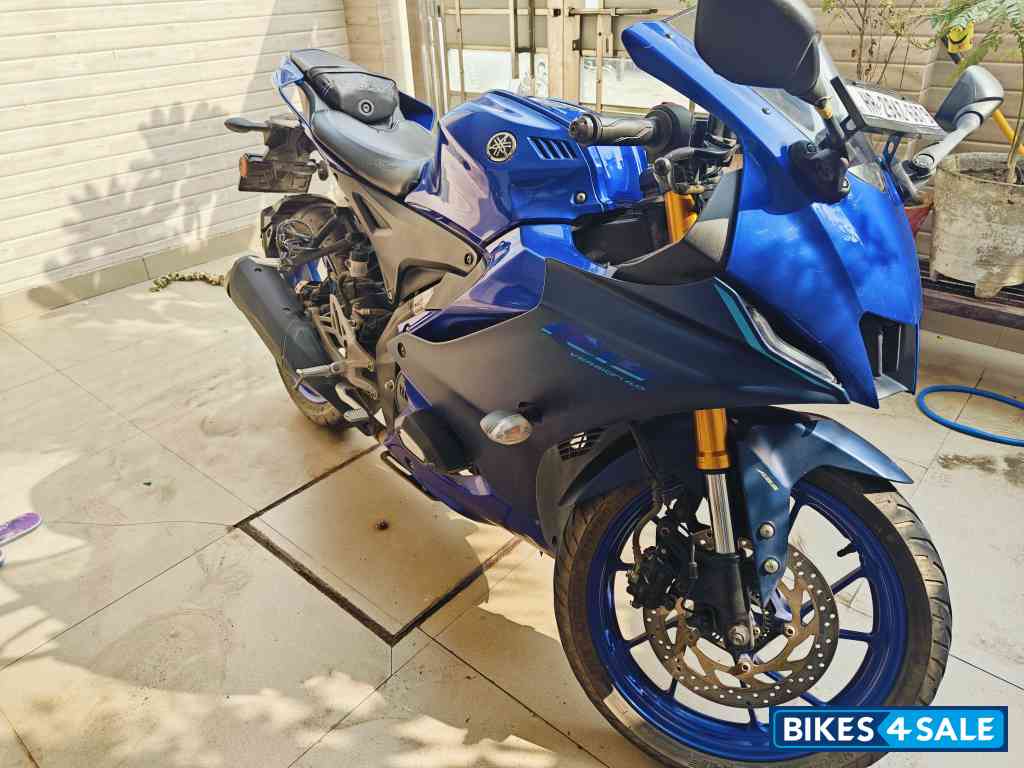 Yamaha R15 V4