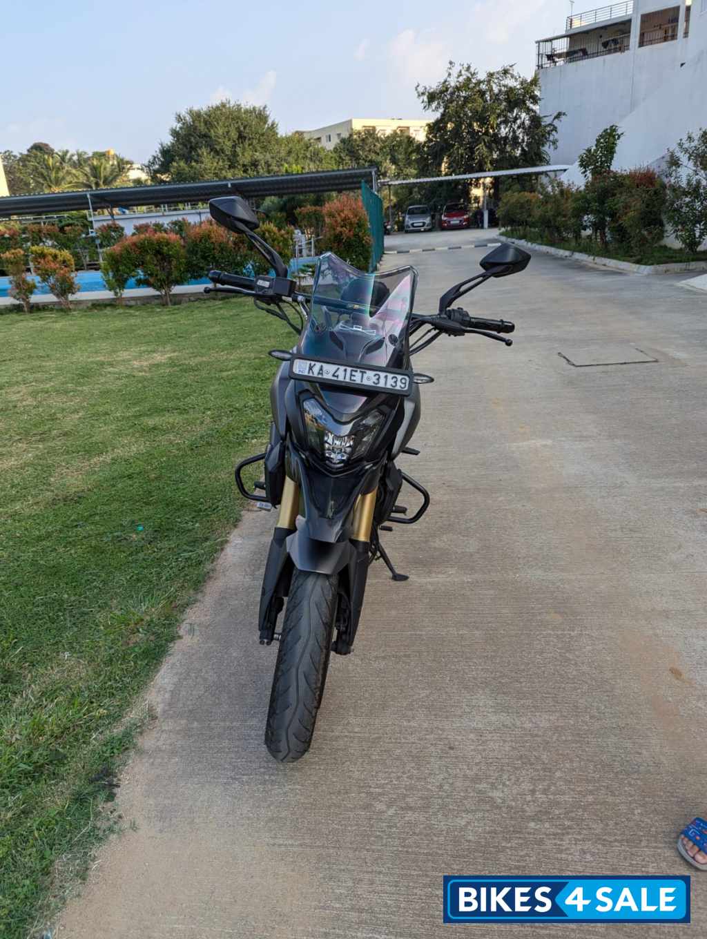 Grey Bajaj Dominar 400 ABS BS6