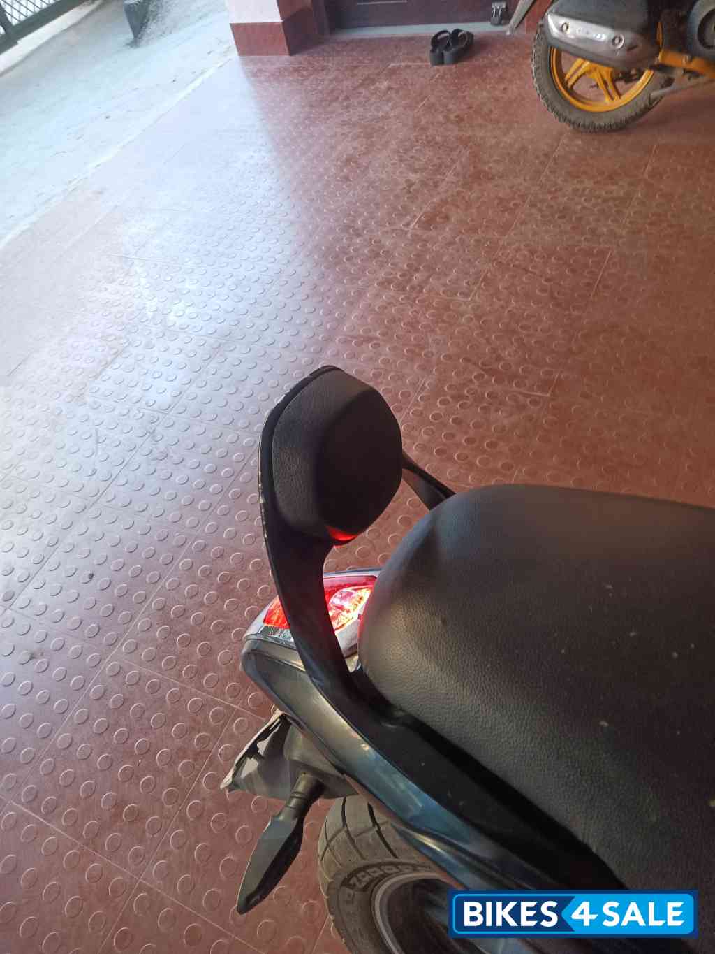 Ebony Black Bajaj V15