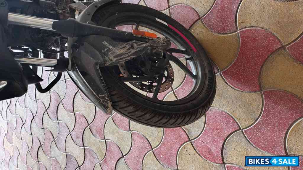 Black Bajaj Pulsar N150