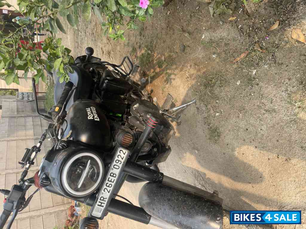 Royal Enfield Classic Stealth Black