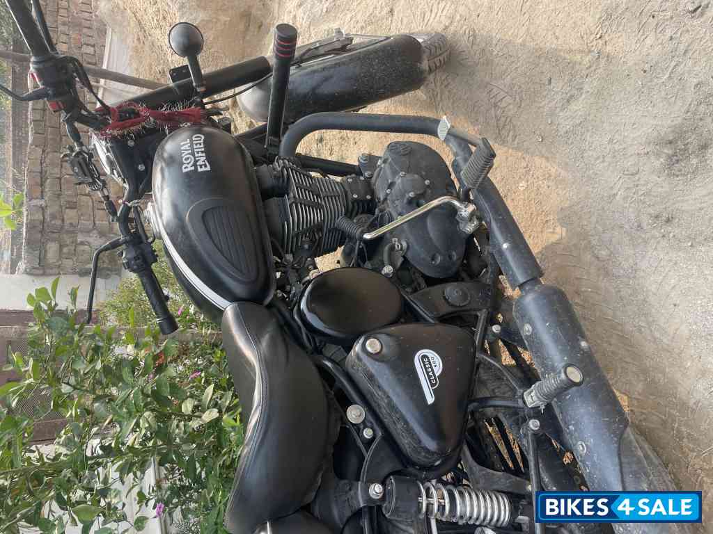 Royal Enfield Classic Stealth Black