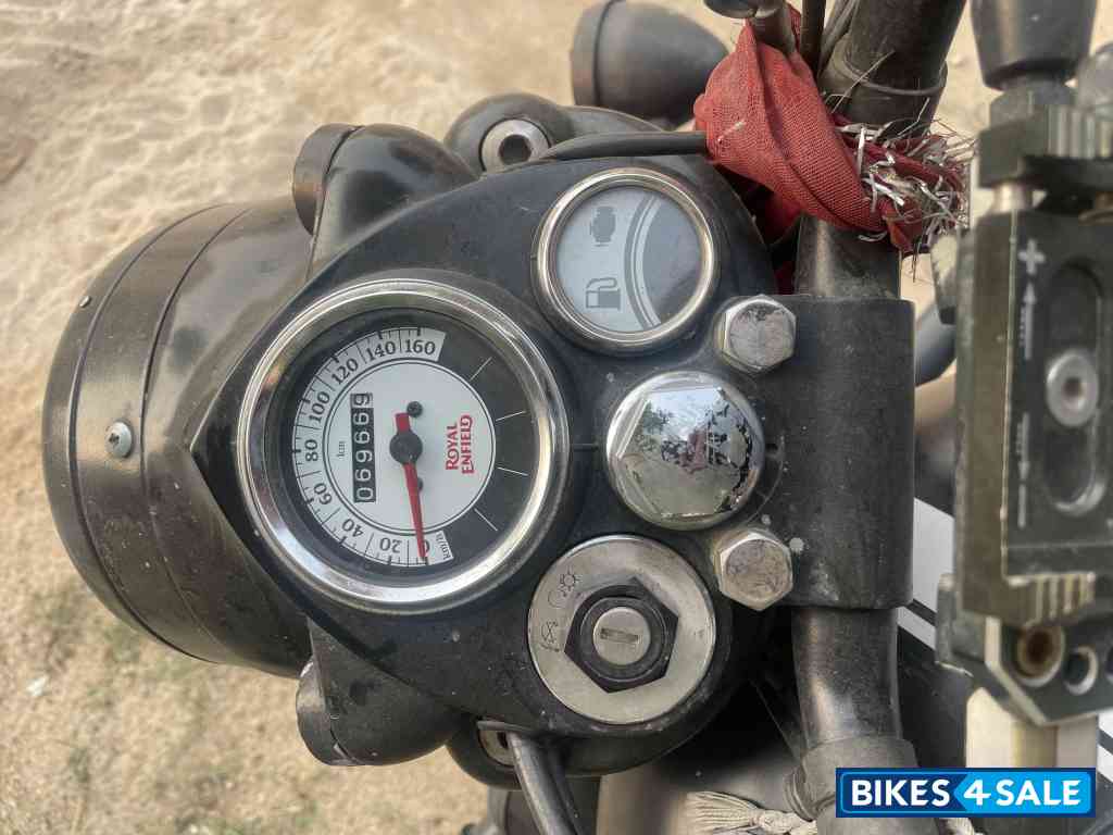 Royal Enfield Classic Stealth Black