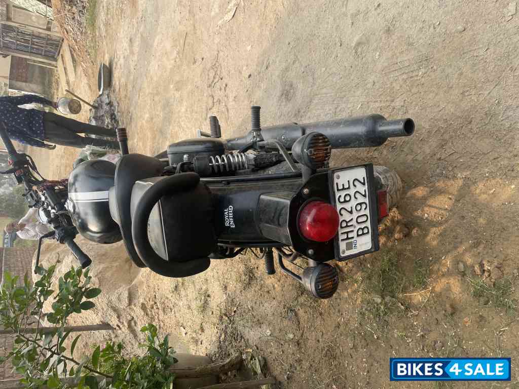 Royal Enfield Classic Stealth Black