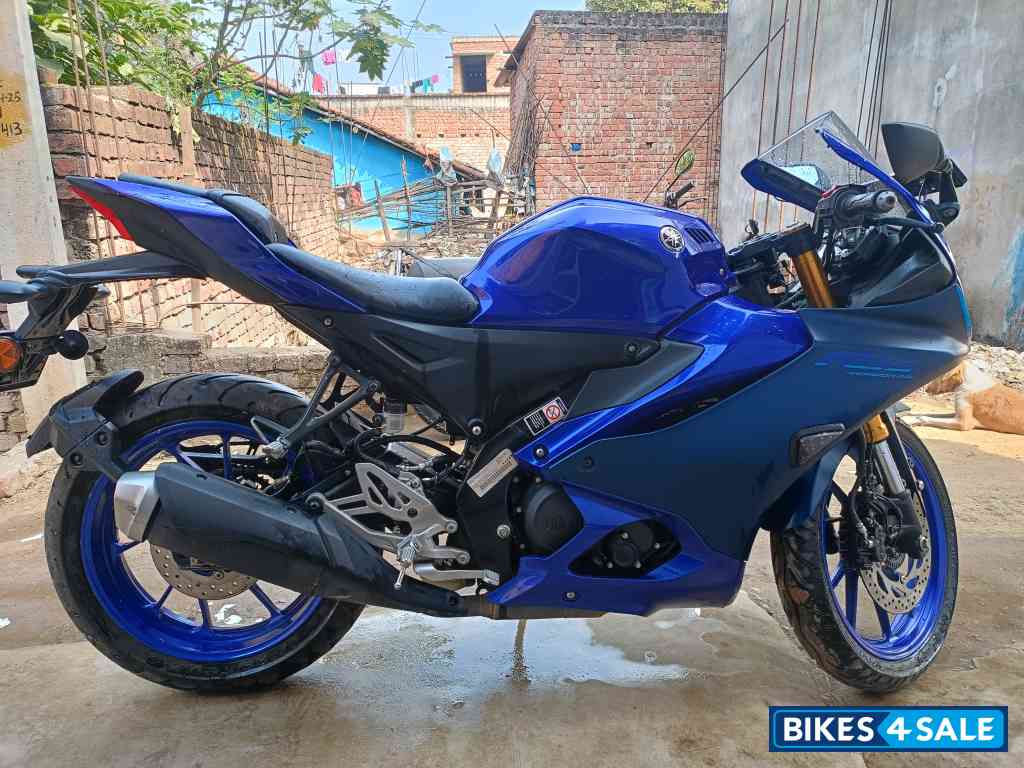 Blue Colour Yamaha R15 V4