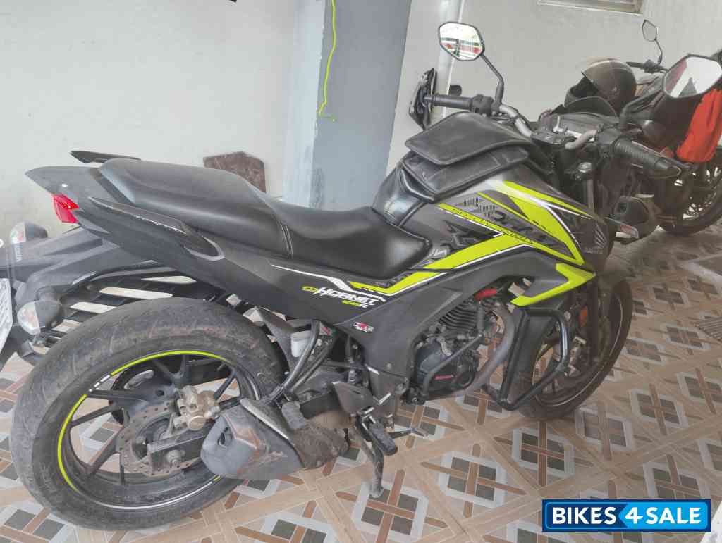 Honda CB Hornet 160R ABS