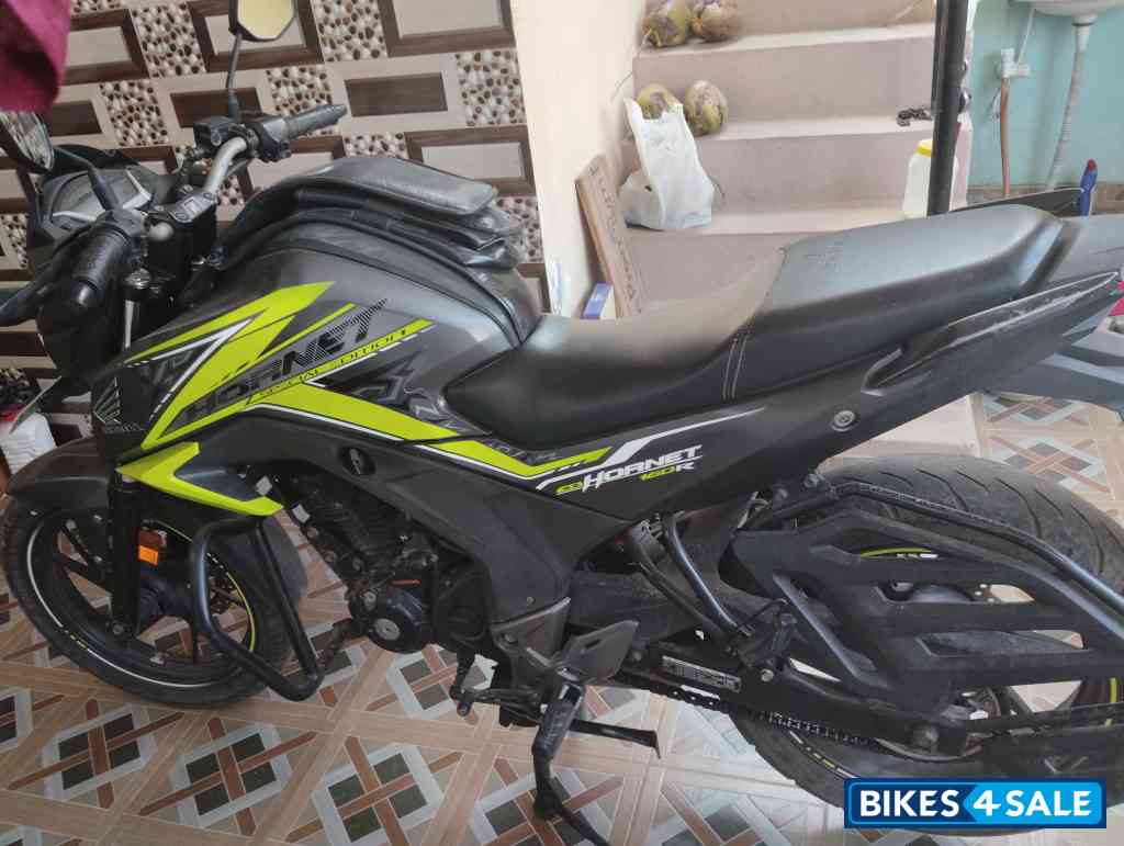 Honda CB Hornet 160R ABS