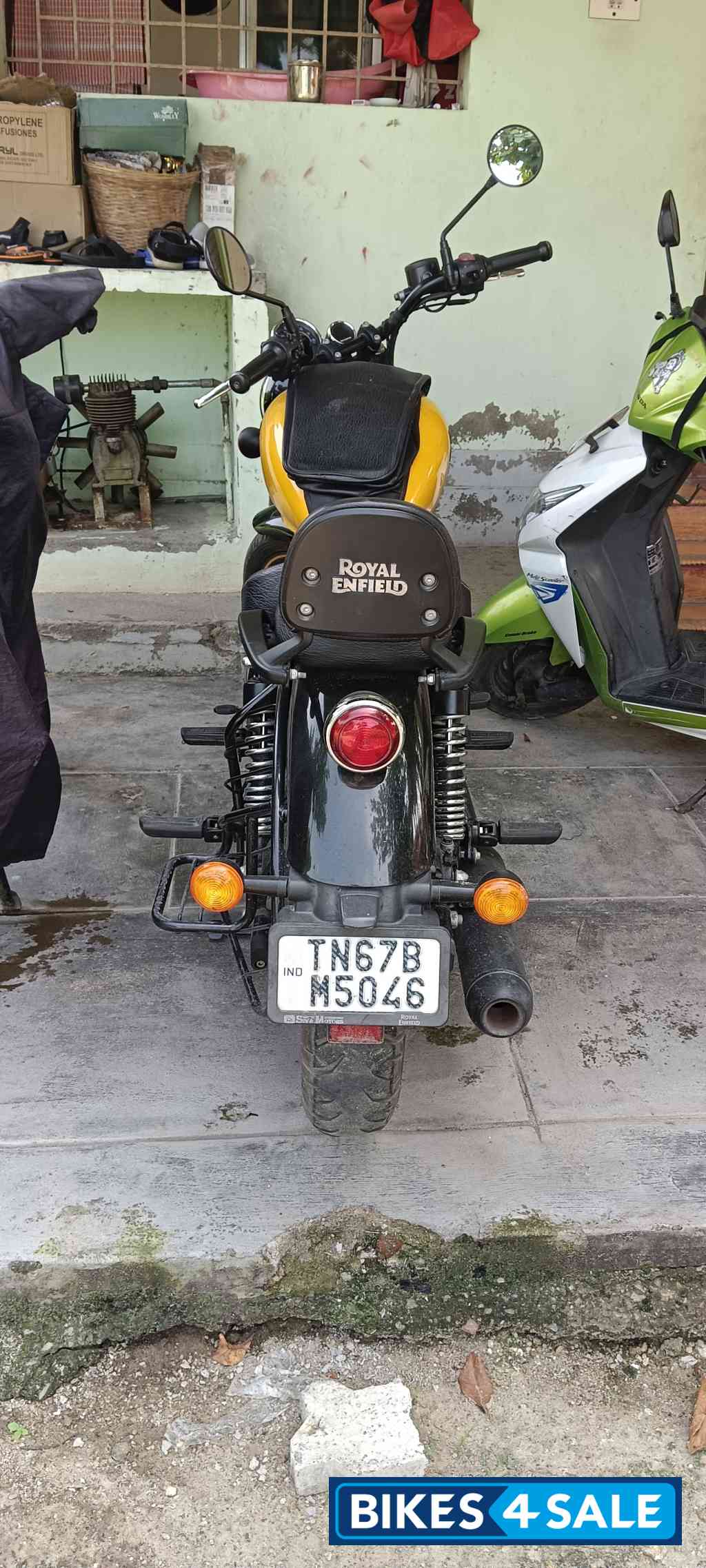 Yellow Royal Enfield Meteor 350 Fireball