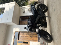 Maroon Colore Bajaj Dominar 400