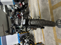 Yezdi Scrambler Dual Tone