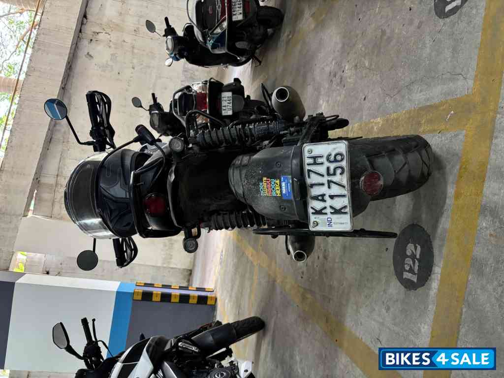 Yezdi Scrambler Dual Tone