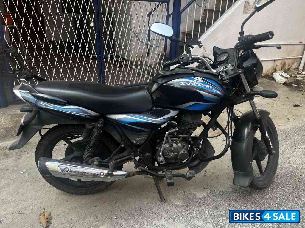 Blue Bajaj Discover 100