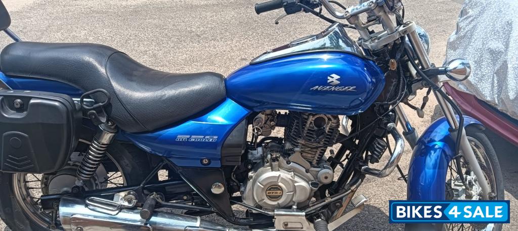 Bajaj Avenger 220 DTS-i