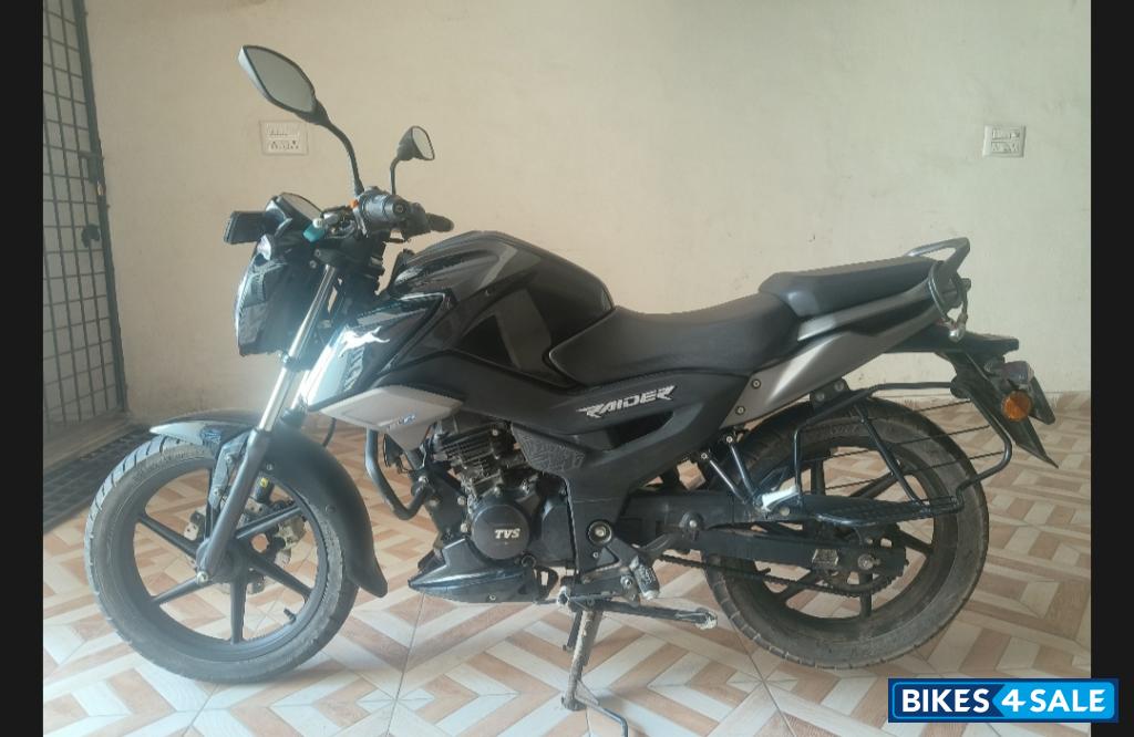 Wicked Black TVS Raider SX