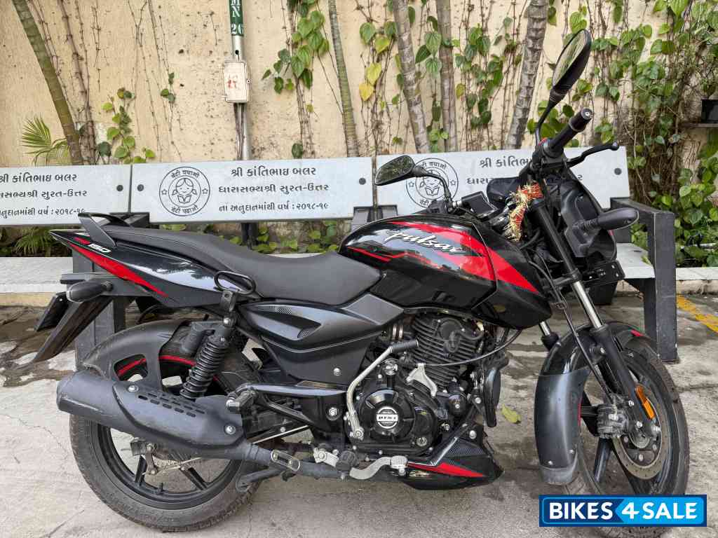 Black Red Bajaj Pulsar 150 DTSi