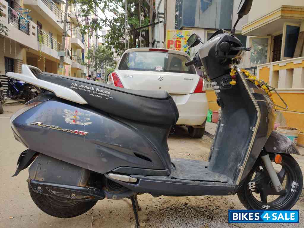 Blue Honda Activa 125