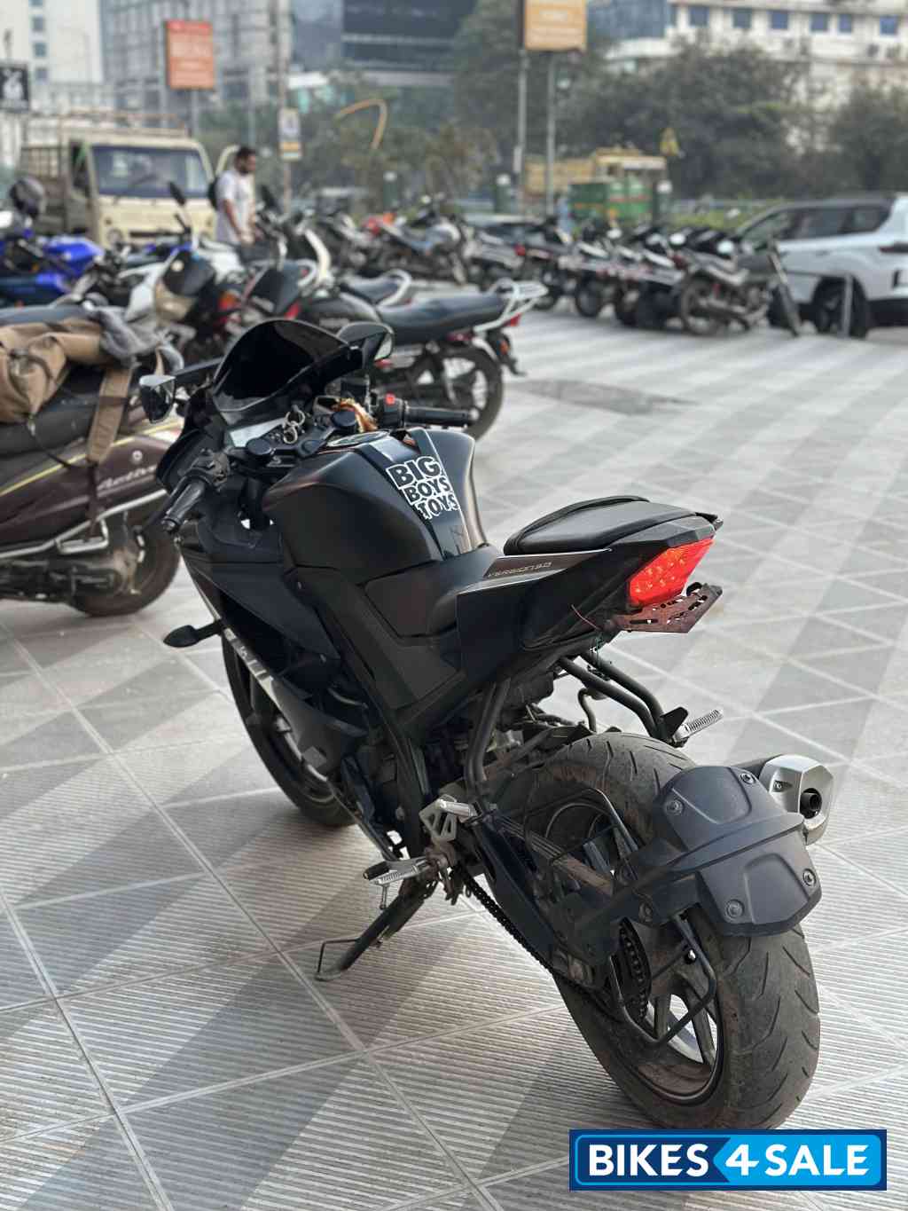Dark Knight Yamaha YZF R15 V3 BS6