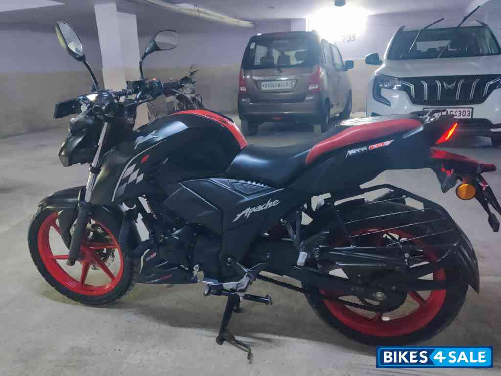 Matt Black With Red Alloys TVS Apache RTR 160 4V Special Edition