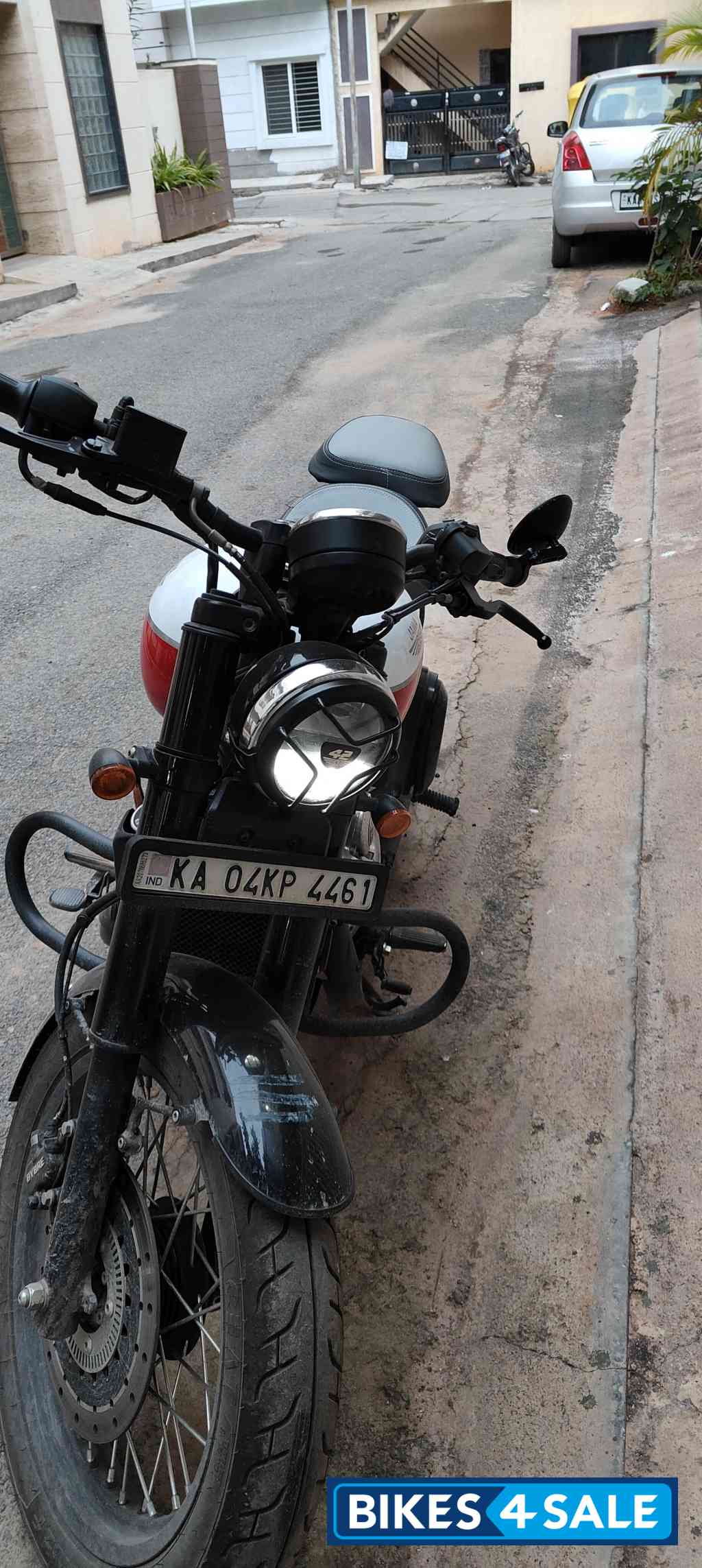 Jawa 42 Bobber Red Sheen