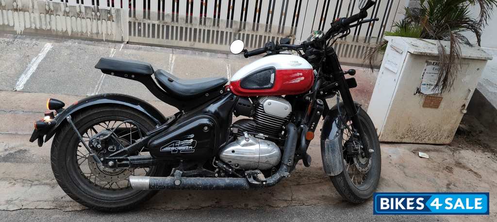 Jawa 42 Bobber Red Sheen