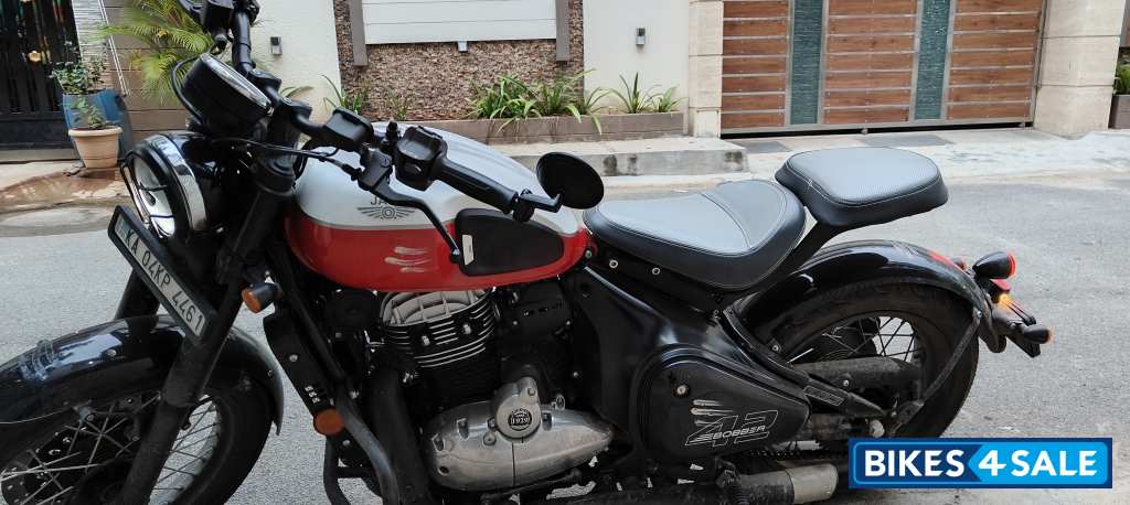 Jawa 42 Bobber Red Sheen