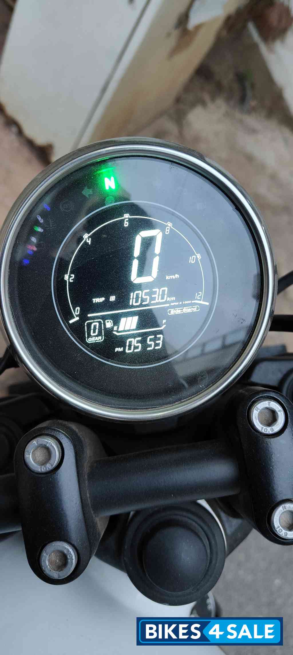 Jawa 42 Bobber Red Sheen