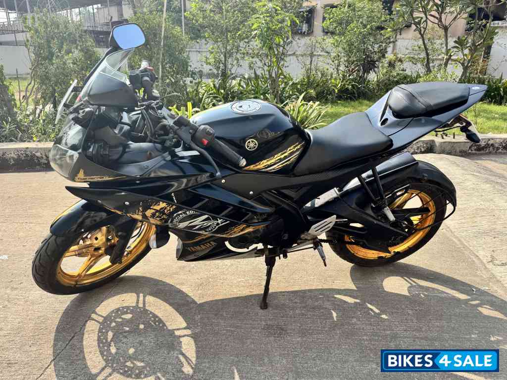 Yamaha YZF R15 V2