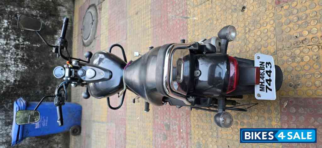 Black Bajaj Avenger 180 DTS-i