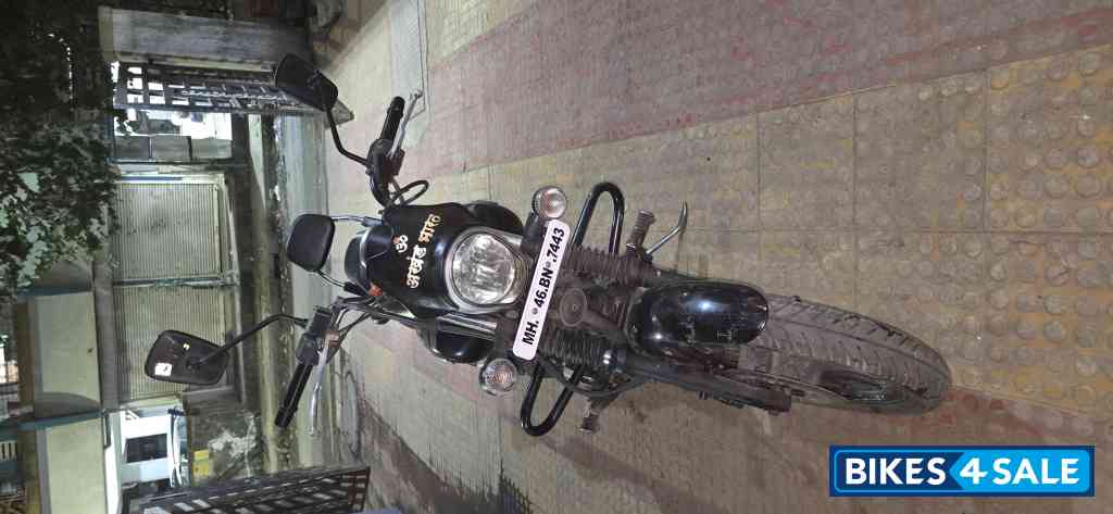 Black Bajaj Avenger 180 DTS-i