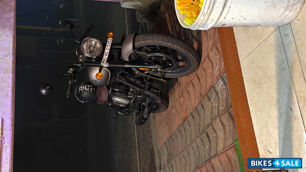 Dark Gunmetal Grey Royal Enfield Bullet 350