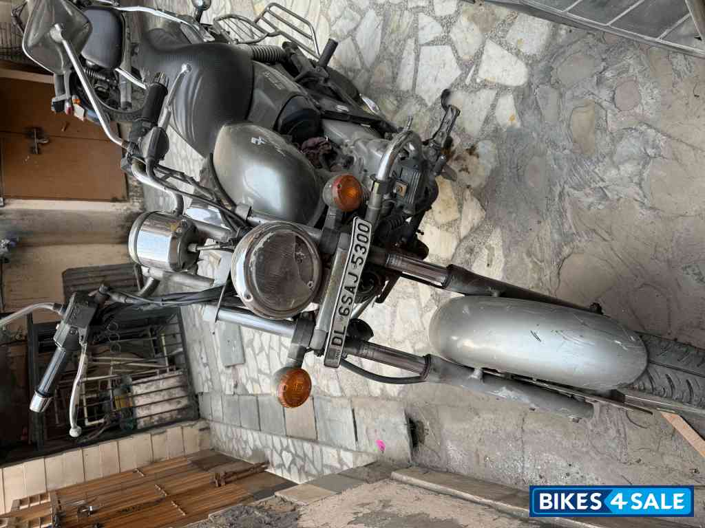 Bajaj Avenger 220 DTS-i