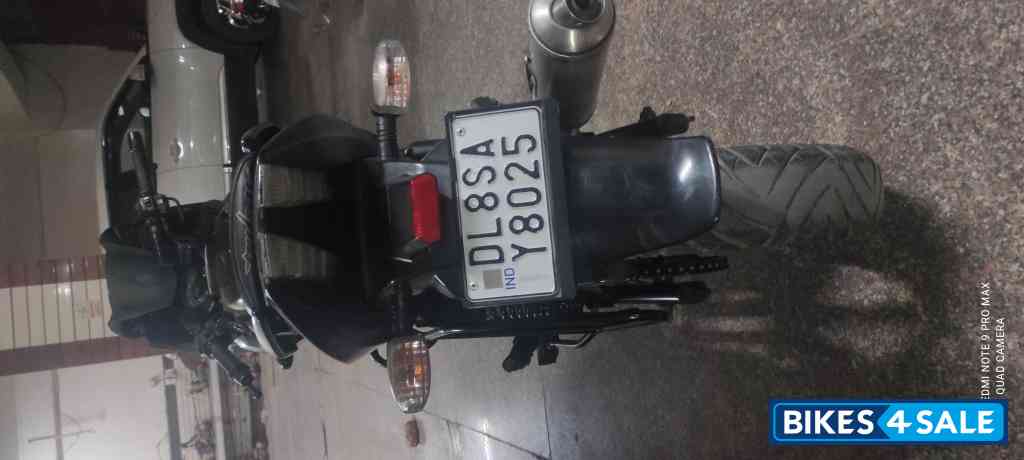 Black Bajaj Pulsar 220 DTSFi