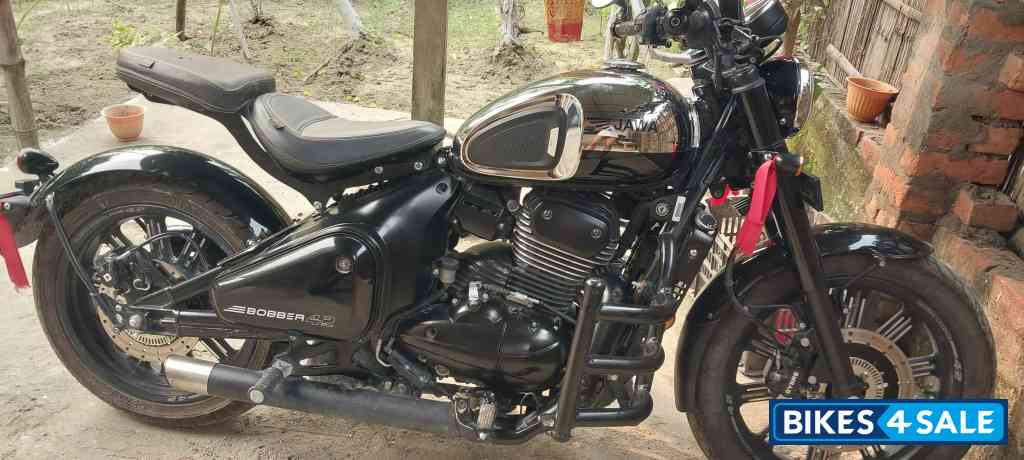 Black Mirror Jawa 42 Bobber Black Mirror
