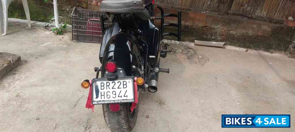 Black Mirror Jawa 42 Bobber Black Mirror