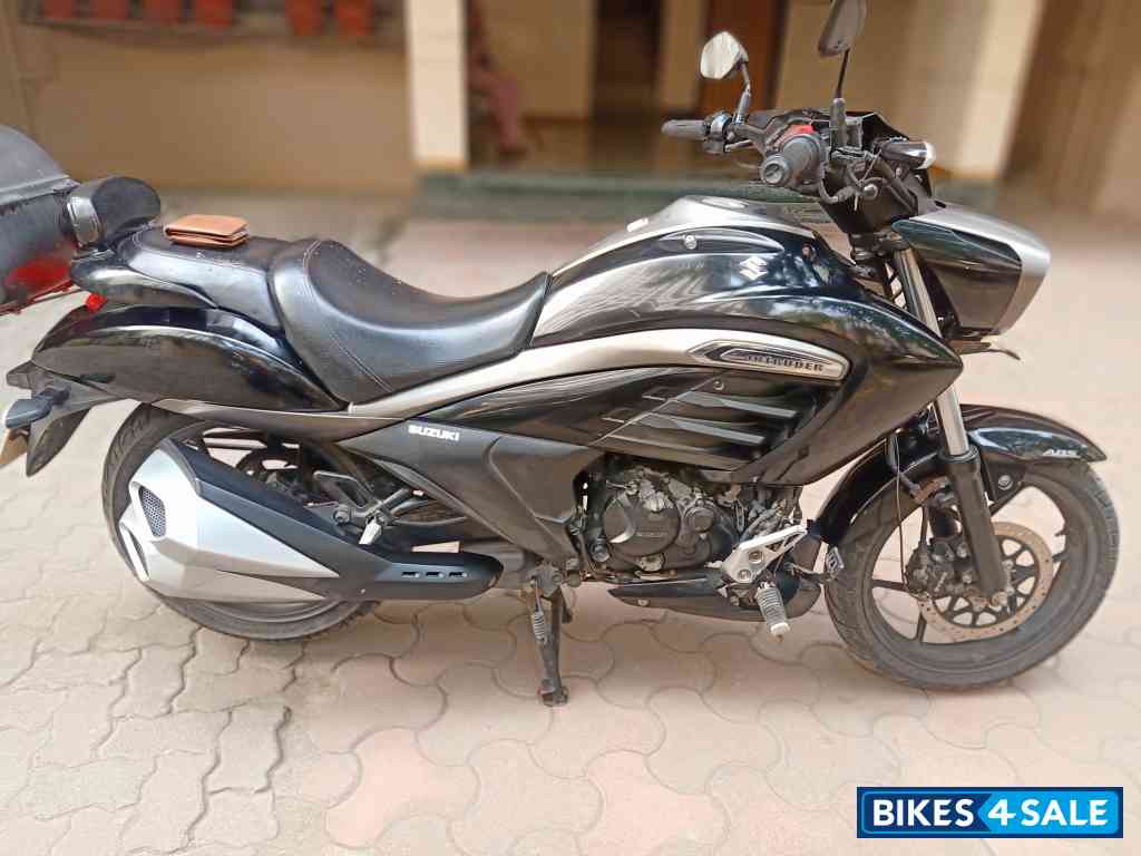Suzuki Intruder 150