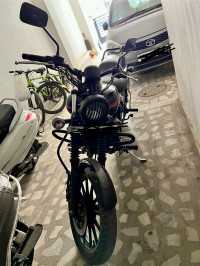 Bajaj Avenger Street 220