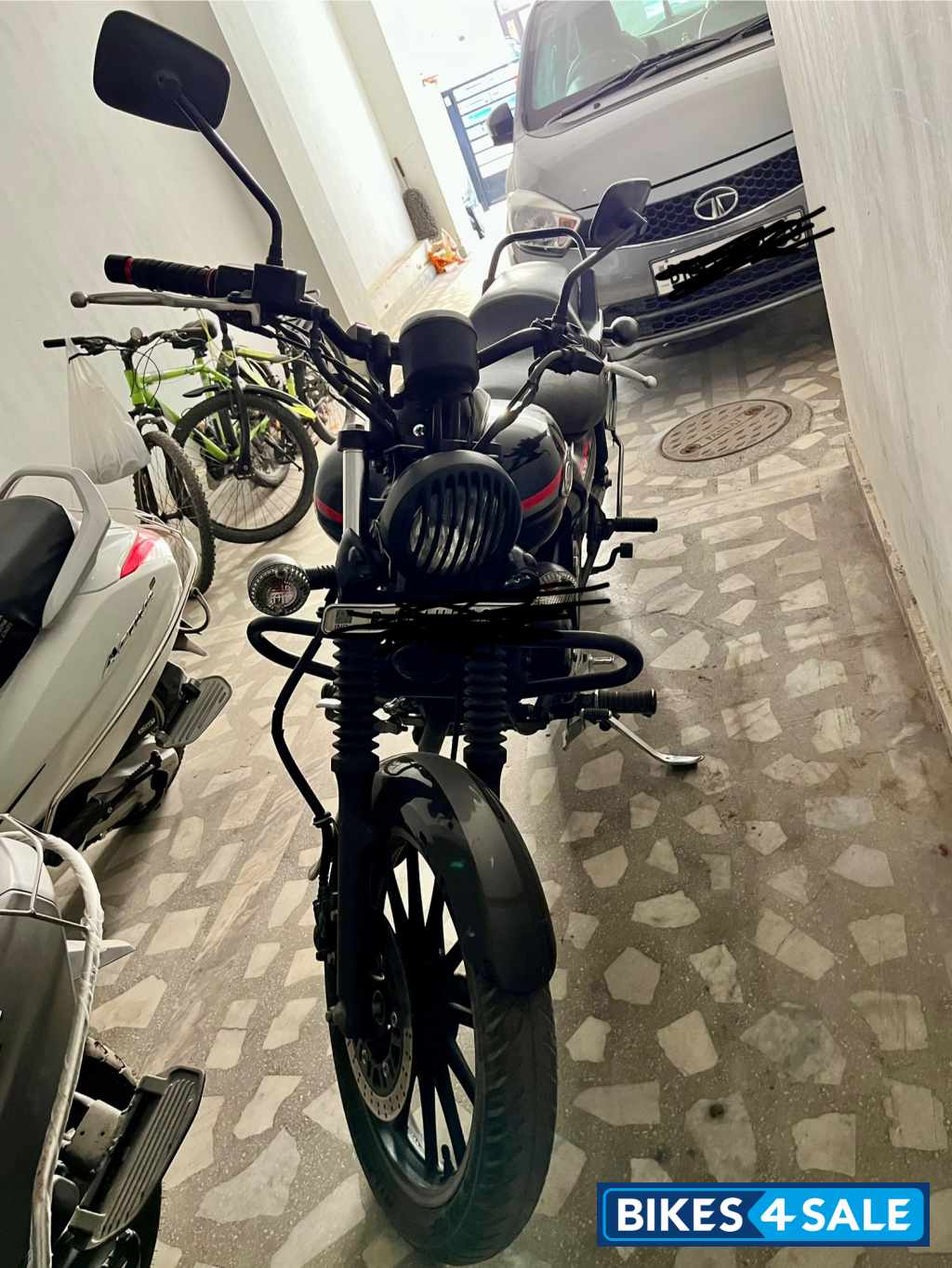 Bajaj Avenger Street 220